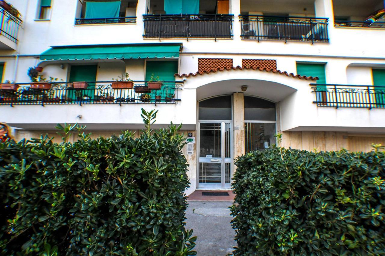I Love Pietra Ligure Buitenkant foto