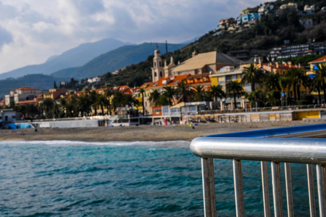 I Love Pietra Ligure Buitenkant foto